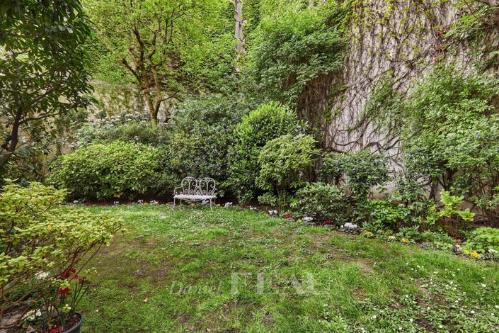 Image No.17-5 Bed Apartment for sale