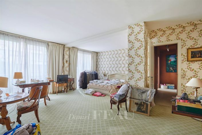 Image No.18-5 Bed Apartment for sale