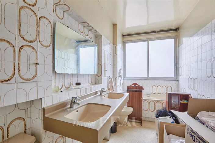 Image No.19-5 Bed Apartment for sale