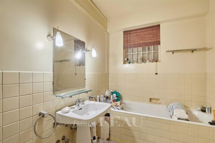 Image No.22-5 Bed Apartment for sale