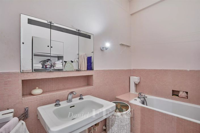 Image No.23-5 Bed Apartment for sale