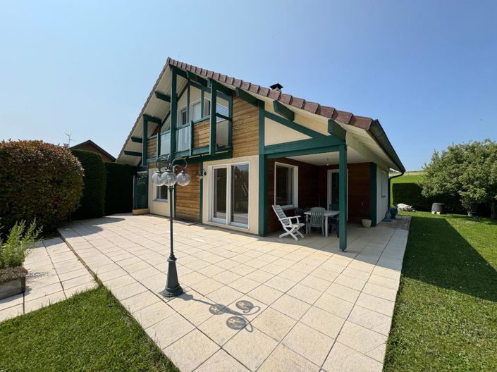 Image No.1-4 Bed House for sale