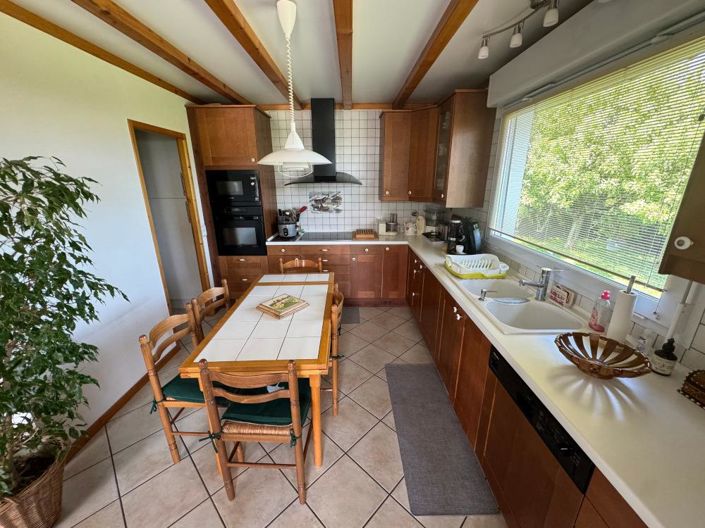 Image No.8-4 Bed House for sale