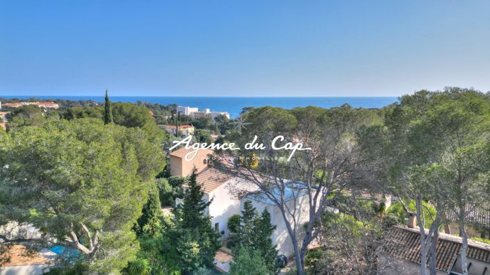 Image No.2-4 Bed House for sale