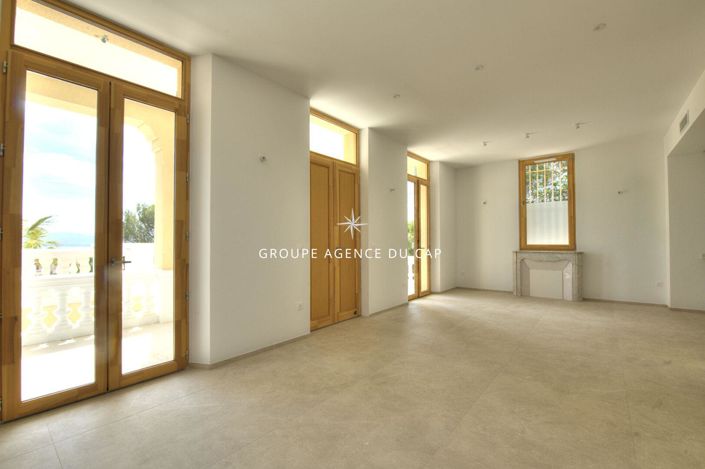 Image No.18-4 Bed House for sale