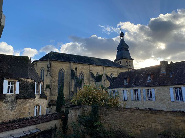 Image No.17-2 Bed Apartment for sale