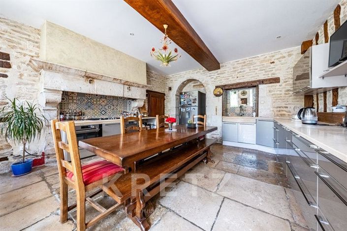 Image No.5-8 Bed House for sale