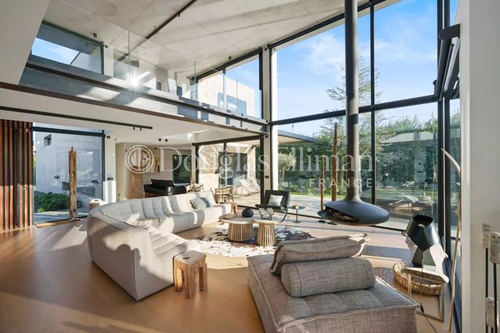 Image No.5-5 Bed House for sale