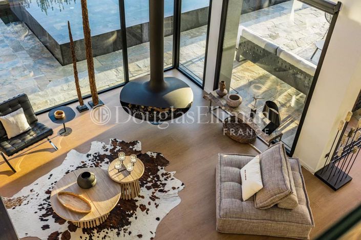 Image No.6-5 Bed House for sale