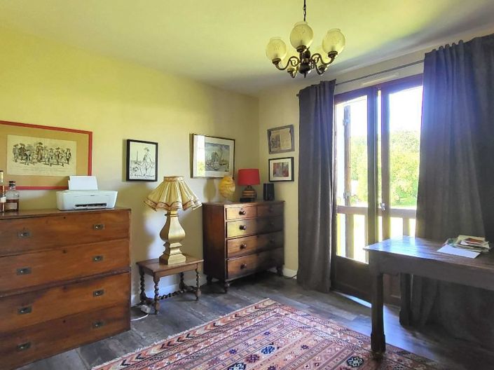 Image No.9-3 Bed House for sale