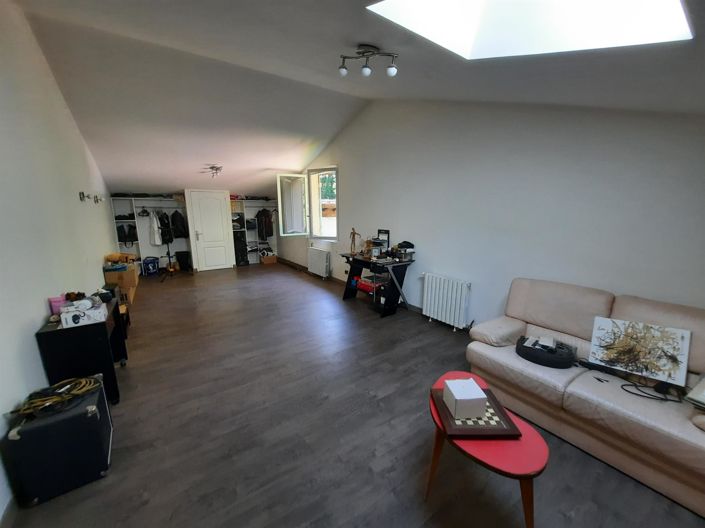 Image No.12-5 Bed House for sale