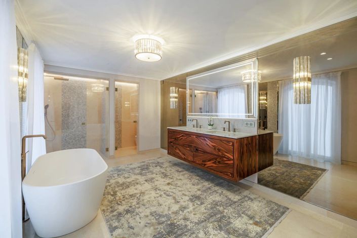 Image No.7-5 Bed House for sale