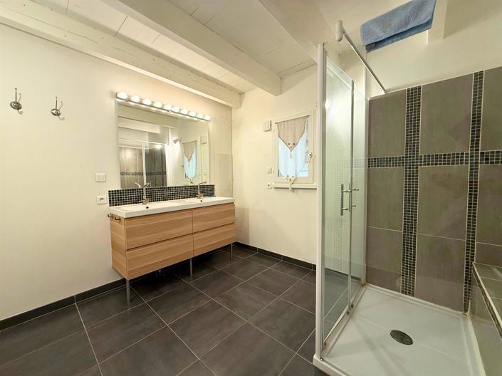 Image No.6-9 Bed House for sale