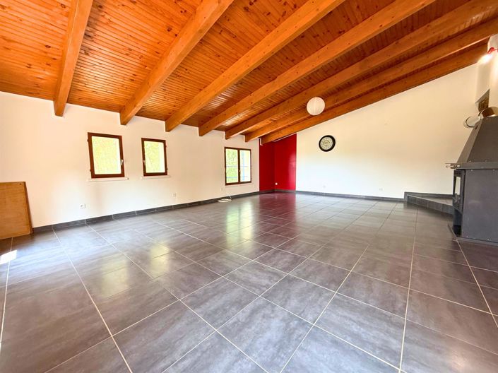 Image No.7-9 Bed House for sale