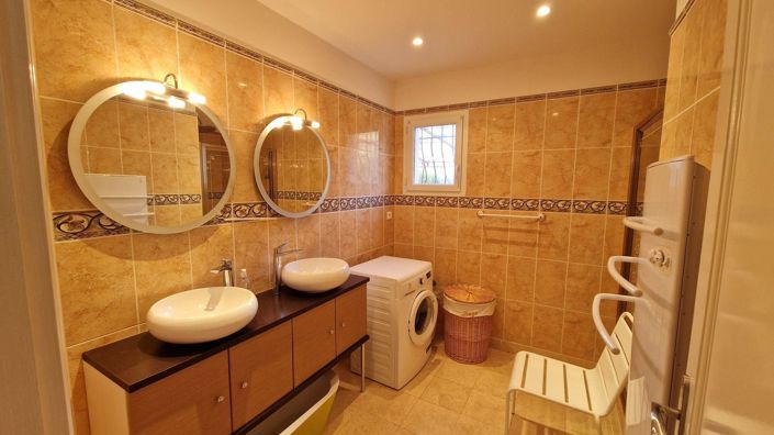 Image No.13-6 Bed House for sale