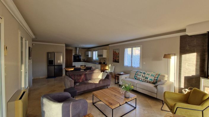 Image No.6-6 Bed House for sale