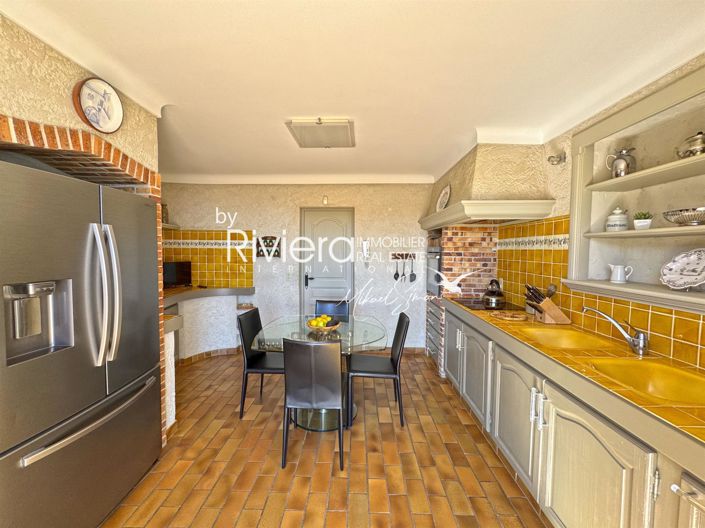 Image No.24-4 Bed House for sale