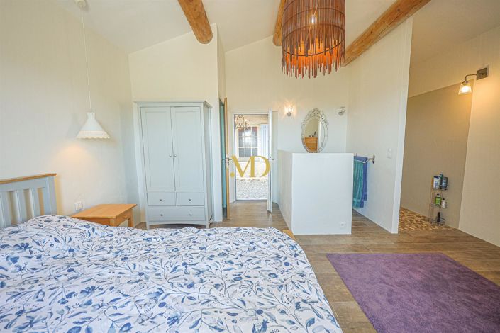 Image No.77-7 Bed House for sale