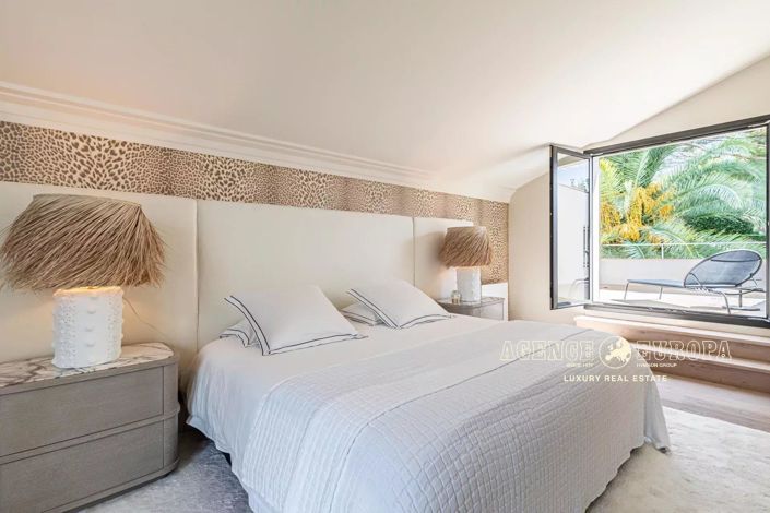 Image No.12-6 Bed House for sale