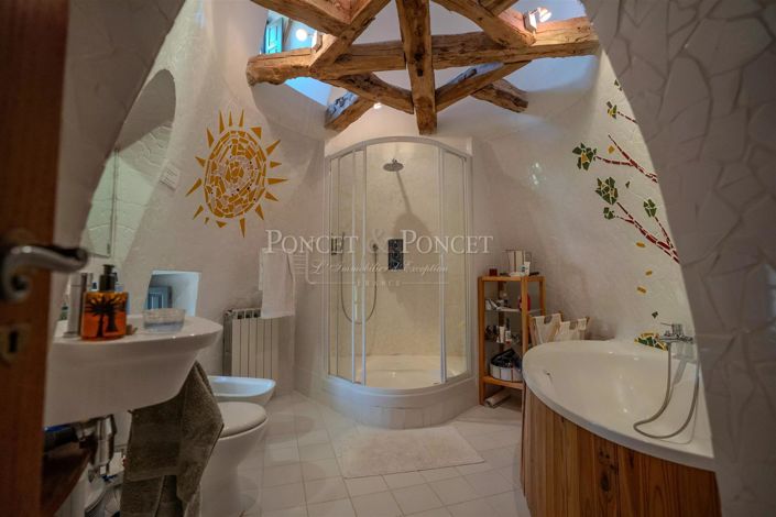 Image No.25-House for sale