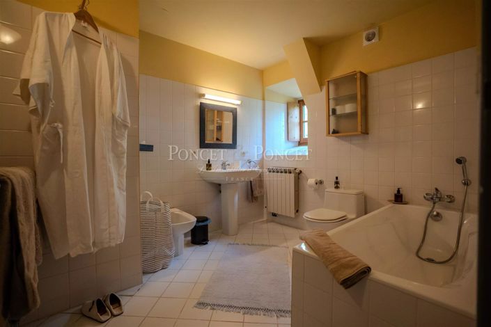 Image No.27-House for sale