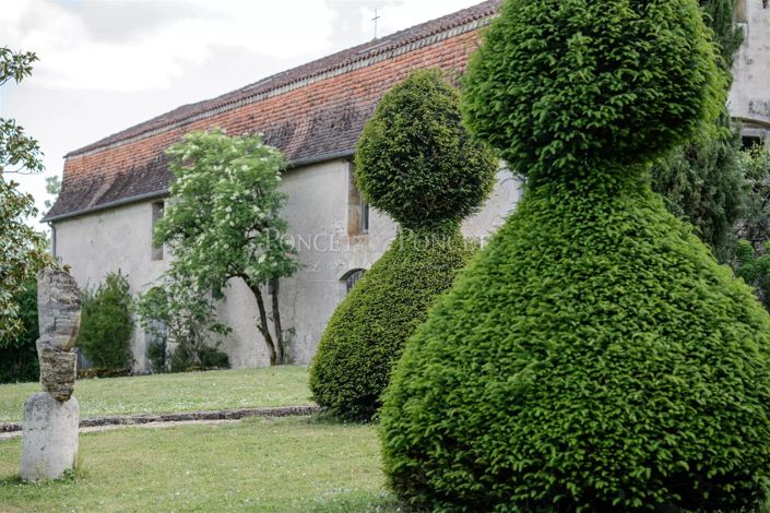 Image No.32-House for sale