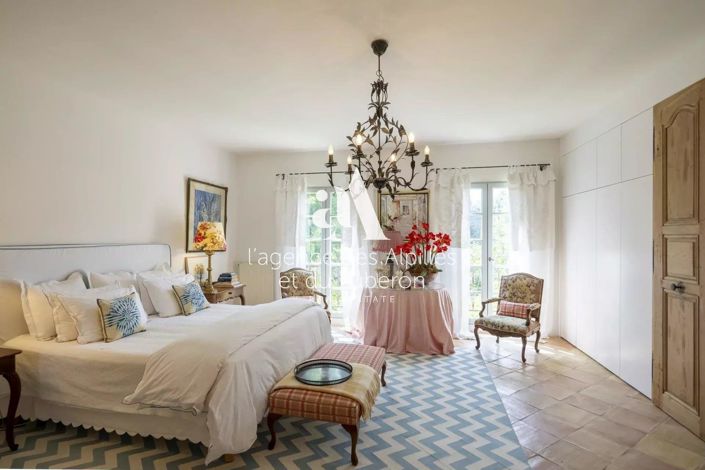 Image No.16-5 Bed House for sale