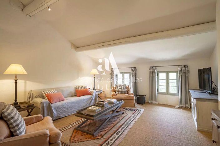 Image No.19-5 Bed House for sale