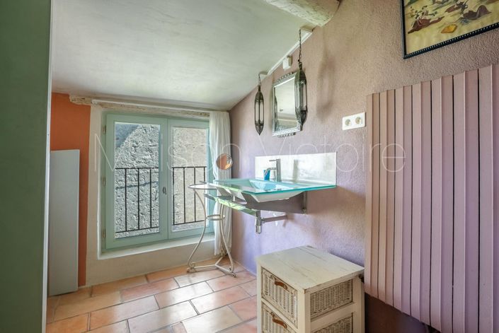 Image No.10-3 Bed House for sale