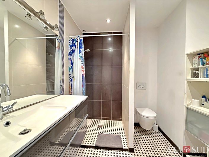 Image No.11-9 Bed House for sale