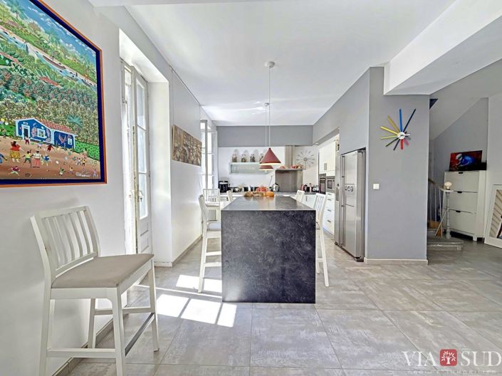 Image No.8-9 Bed House for sale