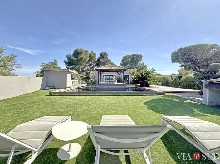 Image No.18-3 Bed Property for sale