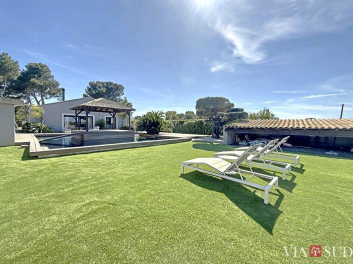 Image No.3-3 Bed Property for sale