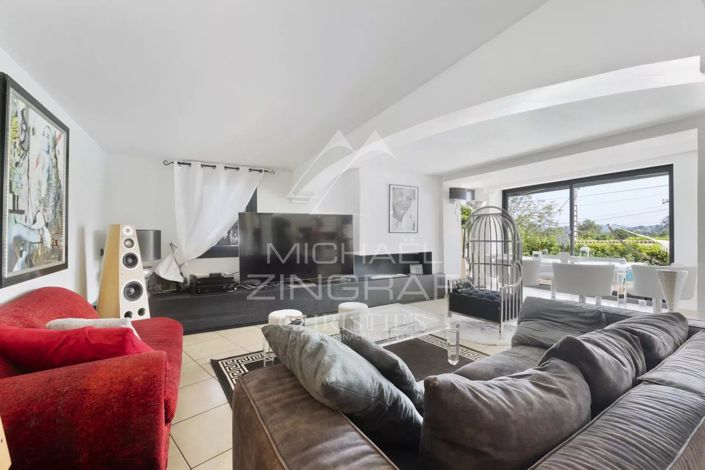 Image No.6-3 Bed House for sale