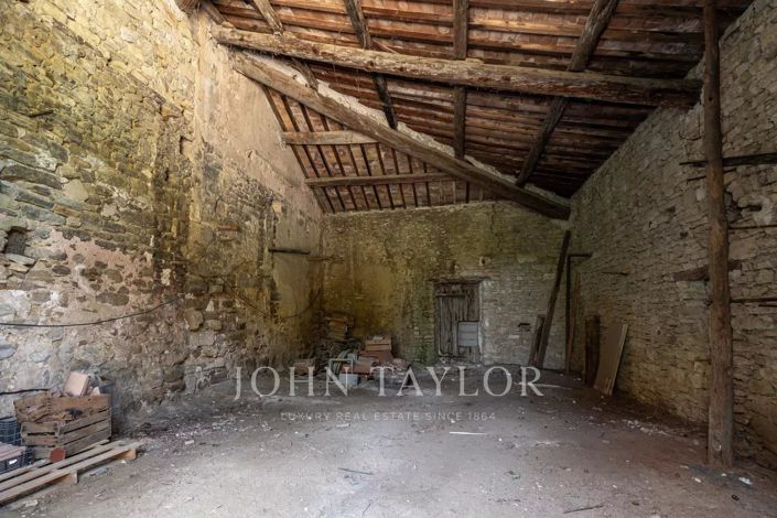 Image No.19-11 Bed House for sale