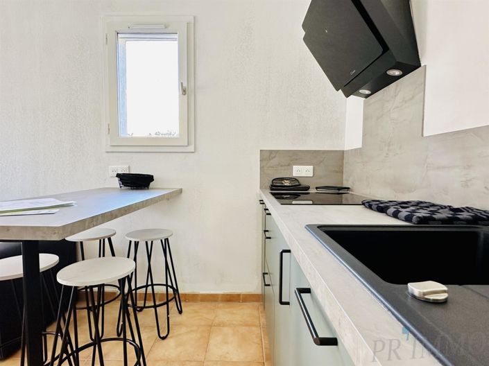 Image No.5-2 Bed House for sale