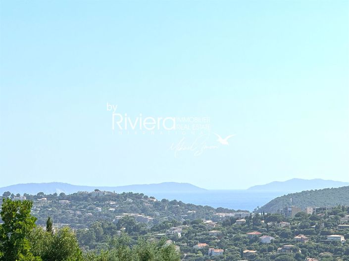 Image No.2-4 Bed House for sale