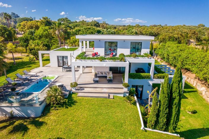 Image No.1-4 Bed House for sale