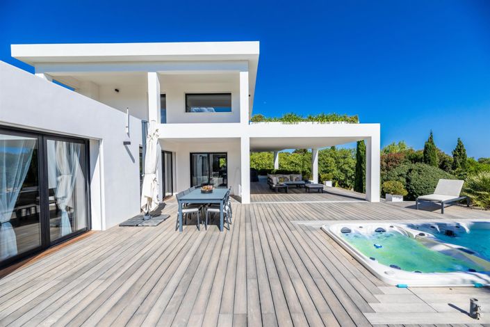 Image No.20-4 Bed House for sale