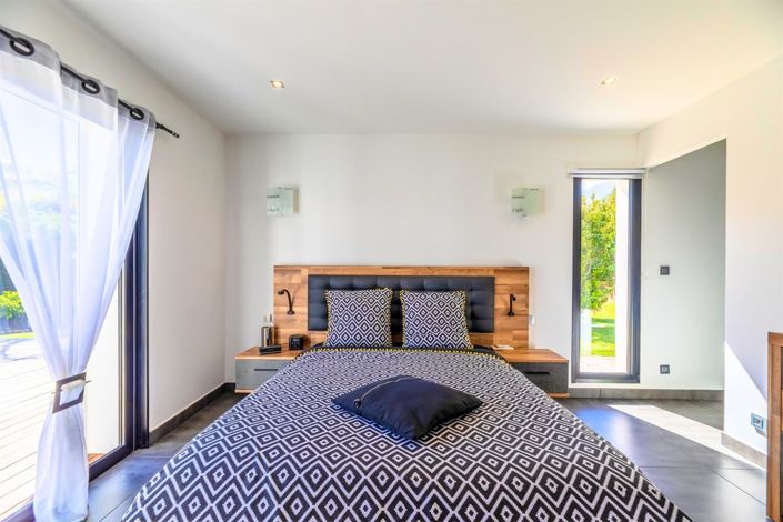 Image No.9-4 Bed House for sale