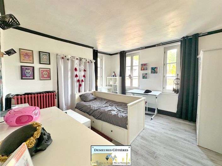 Image No.28-7 Bed House for sale