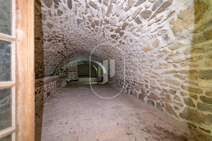 Image No.12-6 Bed House for sale