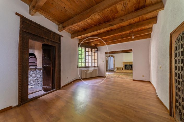 Image No.7-6 Bed House for sale