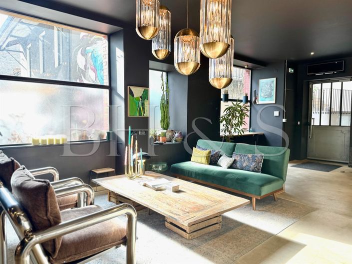 Image No.3-8 Bed Property for sale