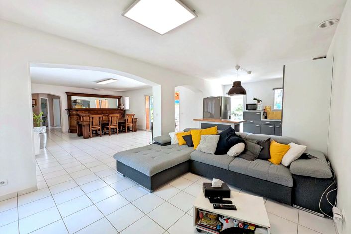 Image No.7-4 Bed House for sale