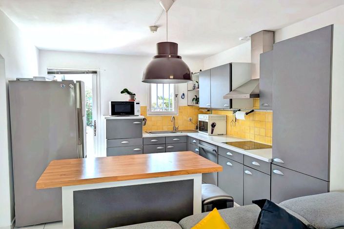 Image No.8-4 Bed House for sale