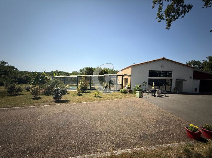 Image No.1-5 Bed House for sale