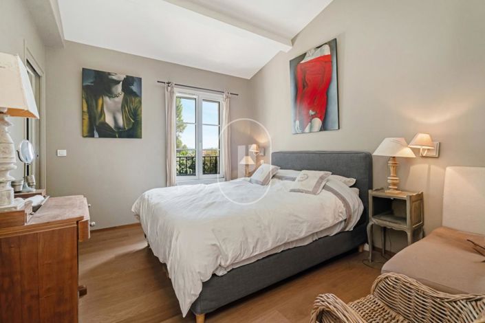 Image No.10-4 Bed House for sale