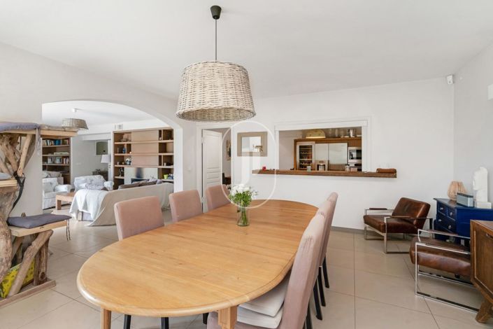 Image No.5-4 Bed House for sale