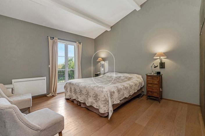 Image No.8-4 Bed House for sale